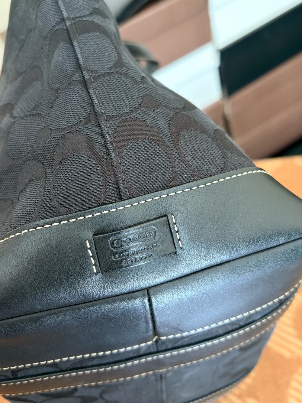 *pre-loved* Vintage COACH jacquard signature mini tote - Picture 4 of 8